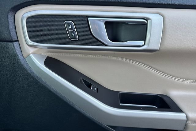 Used 2024 Ford Explorer XLT w/ Equipment Group 202A image 20