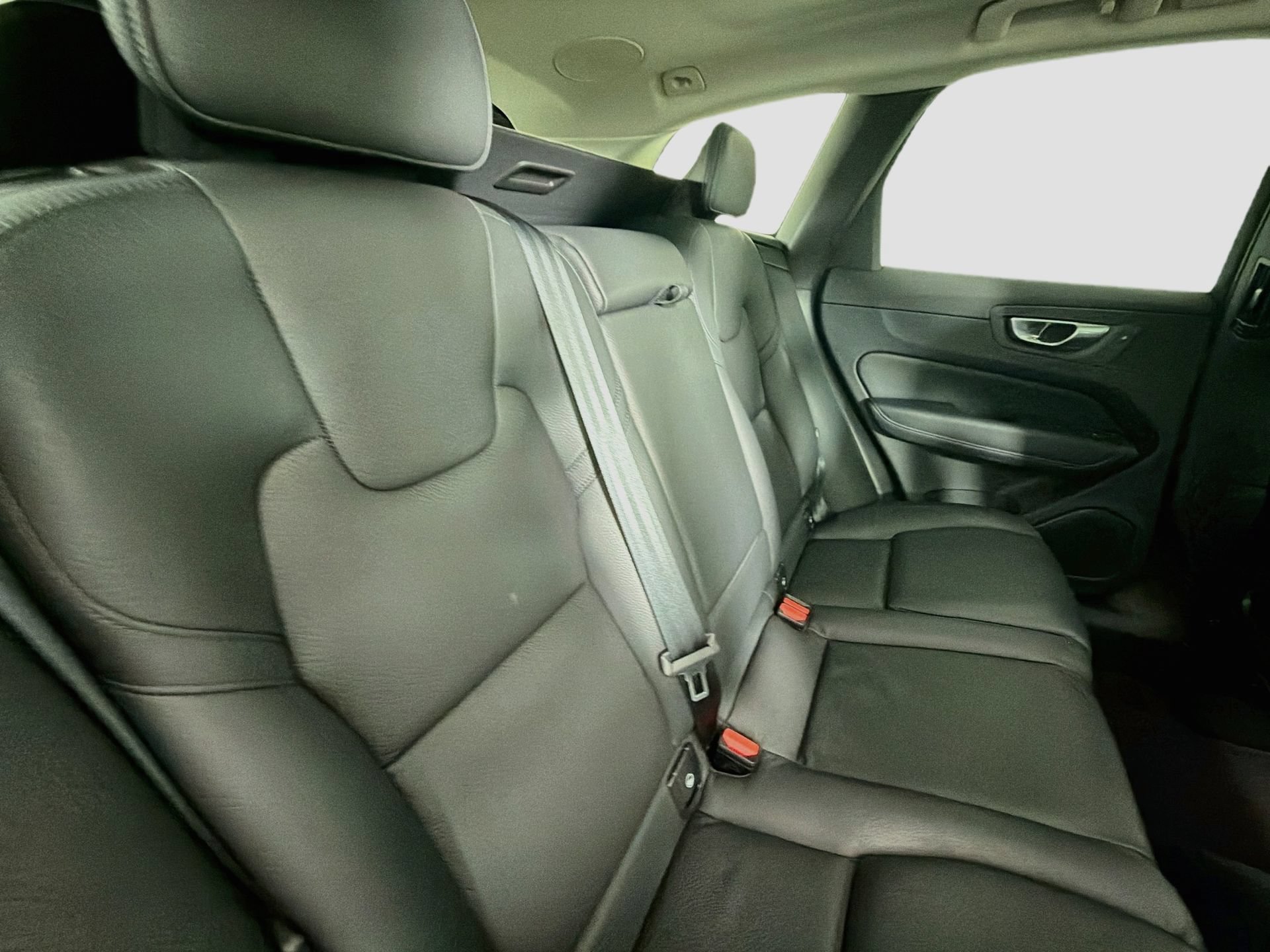Certified 2023 Volvo XC60 B5 Plus w/ Protection Package Premier FWD image 28