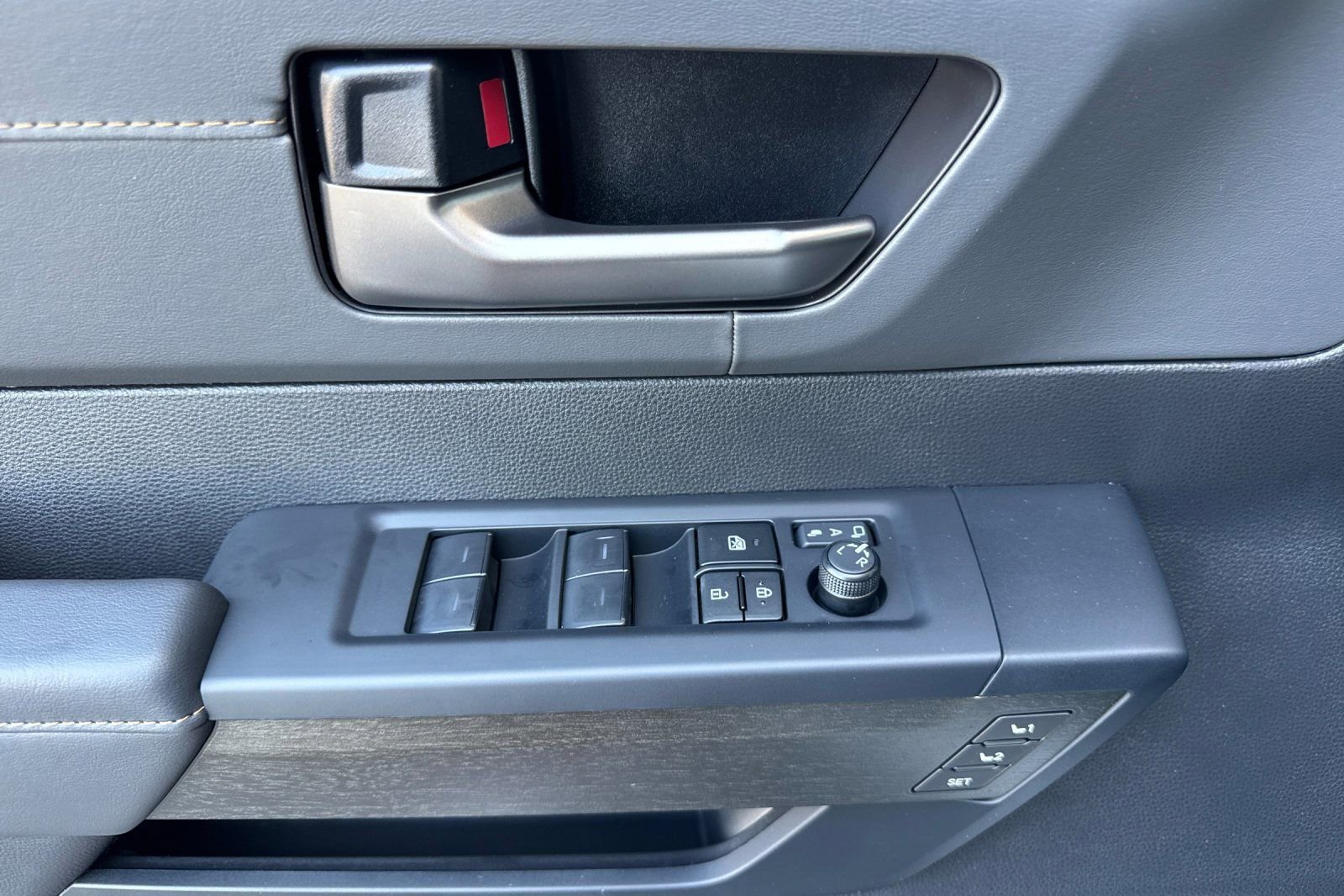 Used 2026 Toyota Sequoia Capstone AWD/4WD image 11