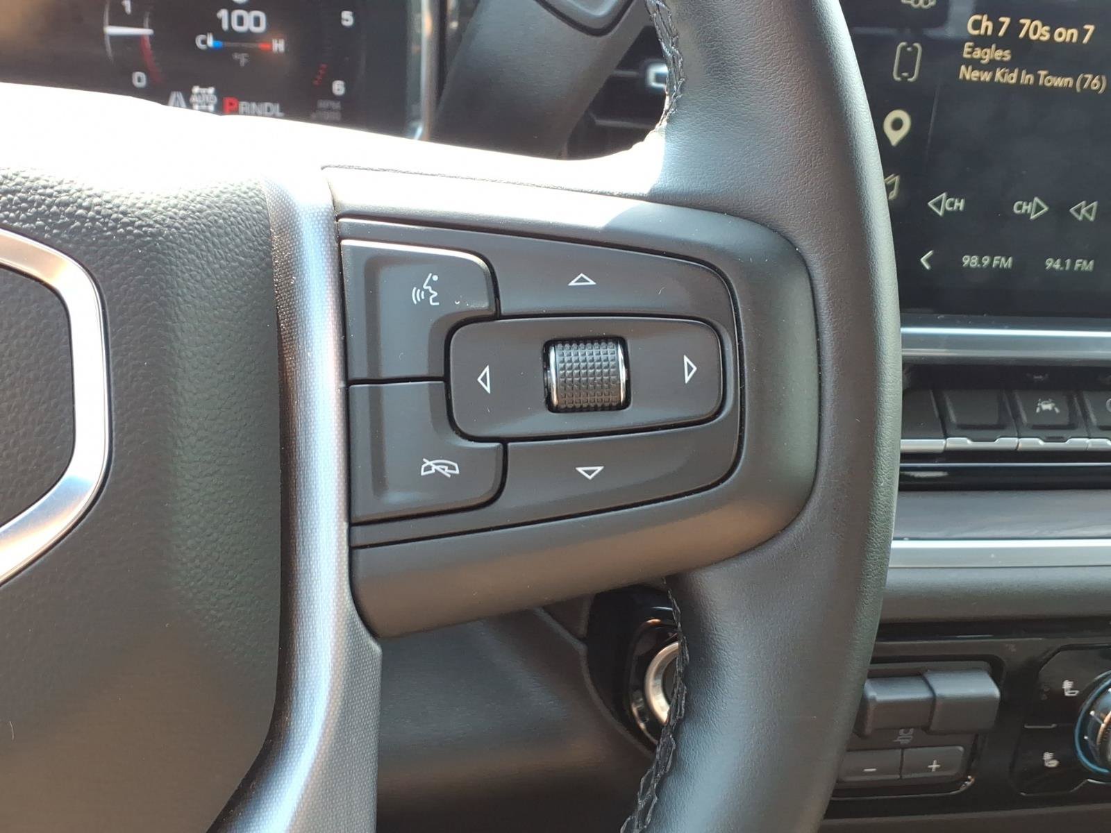 Used 2025 GMC Sierra 1500 SLT AWD/4WD image 16