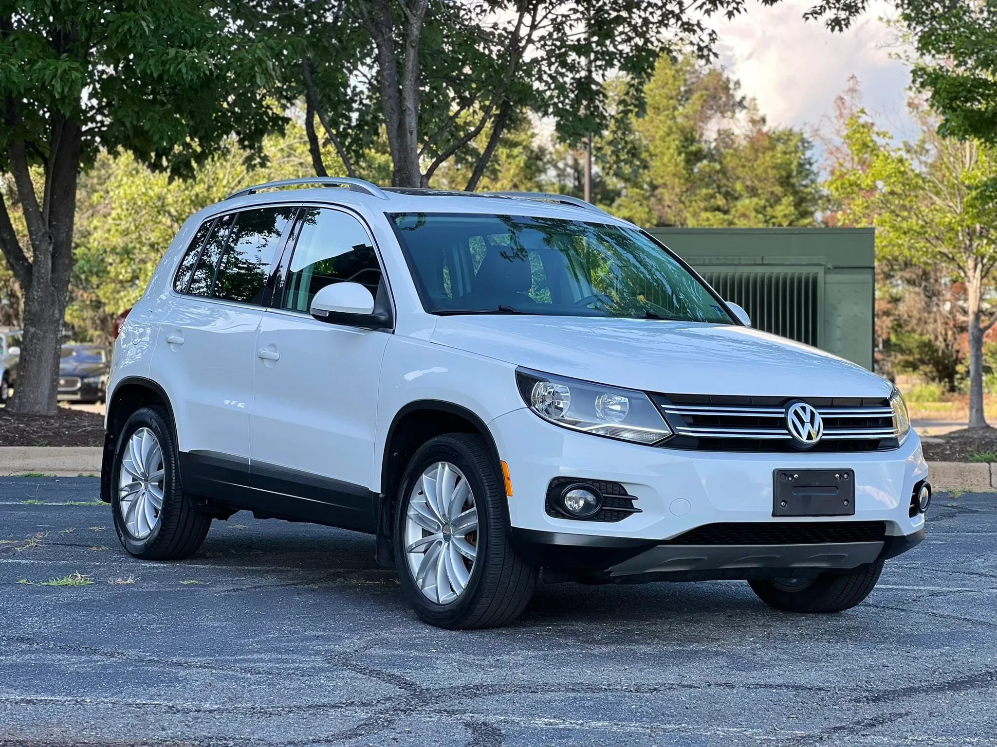 Used 2015 Volkswagen Tiguan SEL AWD/4WD image 7