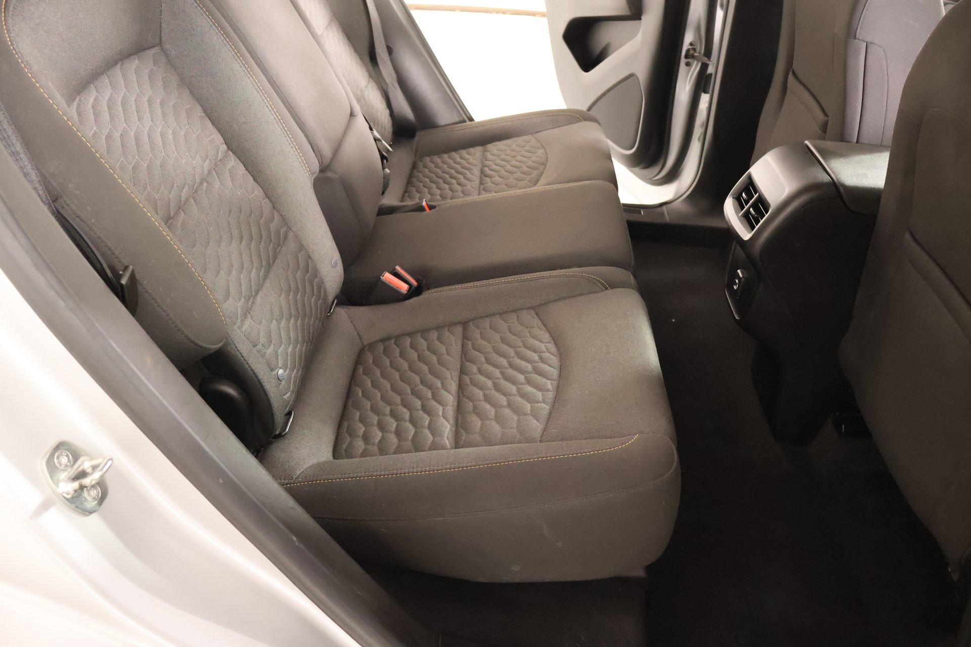 Used 2019 Chevrolet Equinox LT FWD image 14