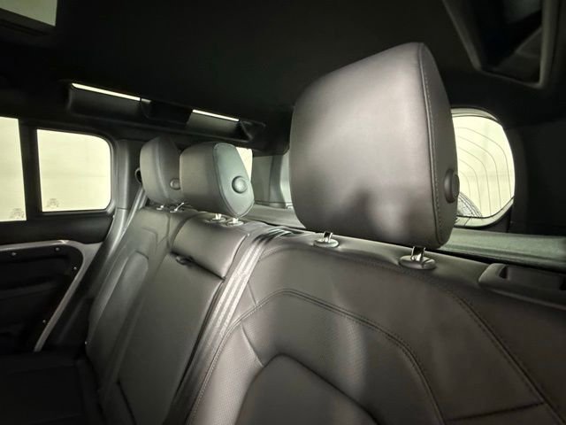 New 2026 Land Rover Defender 110 X-Dynamic SE AWD/4WD image 24