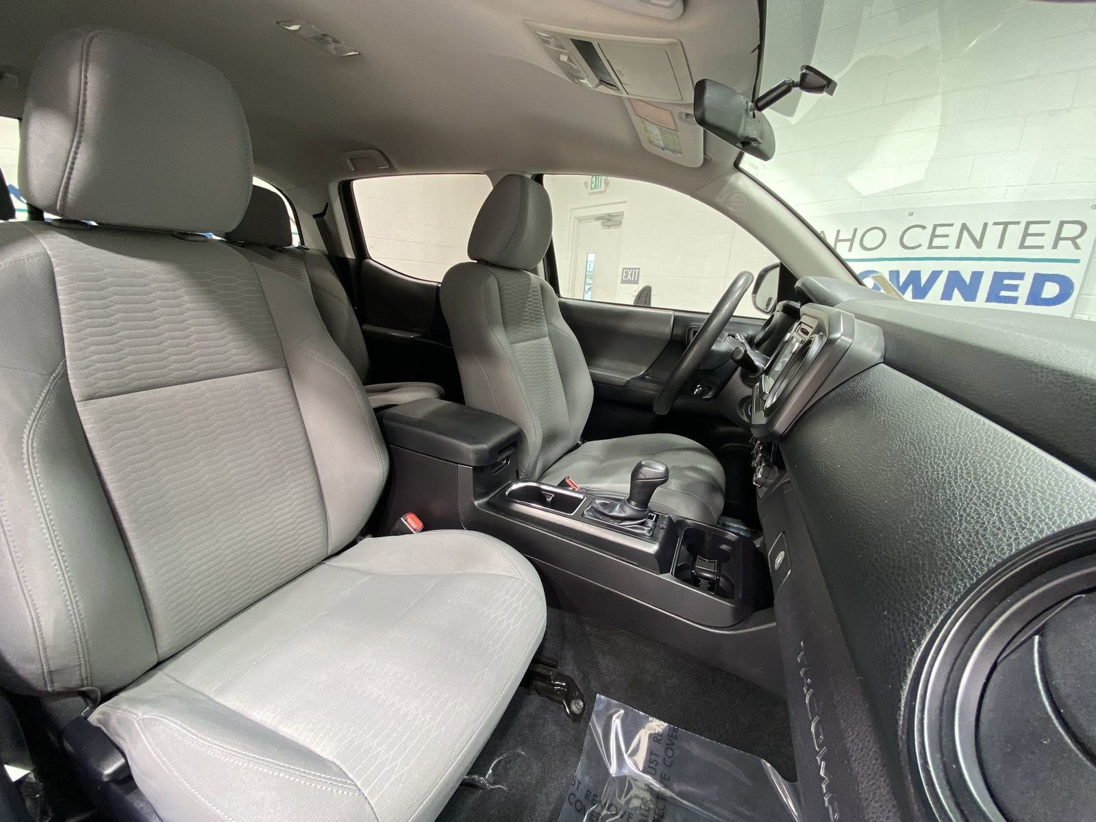 Used 2016 Toyota Tacoma SR w/ Towing Package image 23