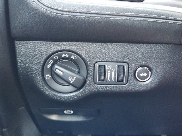 Certified 2022 Dodge Challenger R/T w/ Plus Package image 32