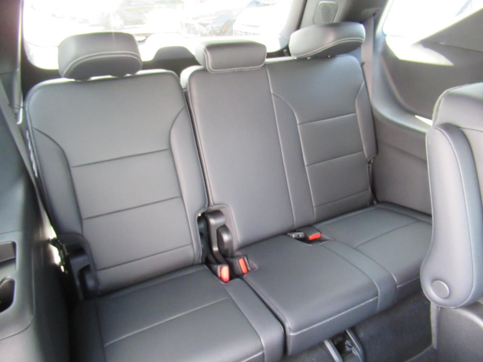 New 2027 Chevrolet Traverse LT FWD image 30