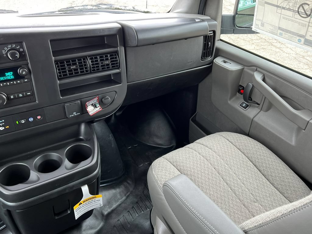 New 2025 GMC Savana 3500 Extended w/ Driver Convenience Package RWD image 29