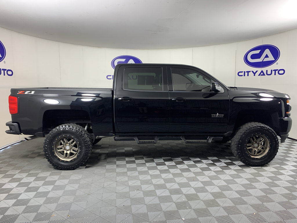 Used 2018 Chevrolet Silverado 1500 LT w/ Texas Edition AWD/4WD image 2