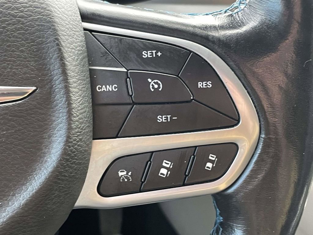 Certified 2021 Chrysler Pacifica Touring-L image 32