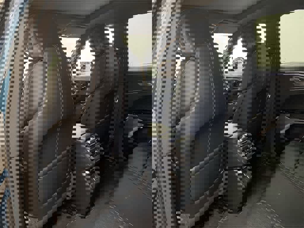 Certified 2025 Cadillac Lyriq Luxury image 16