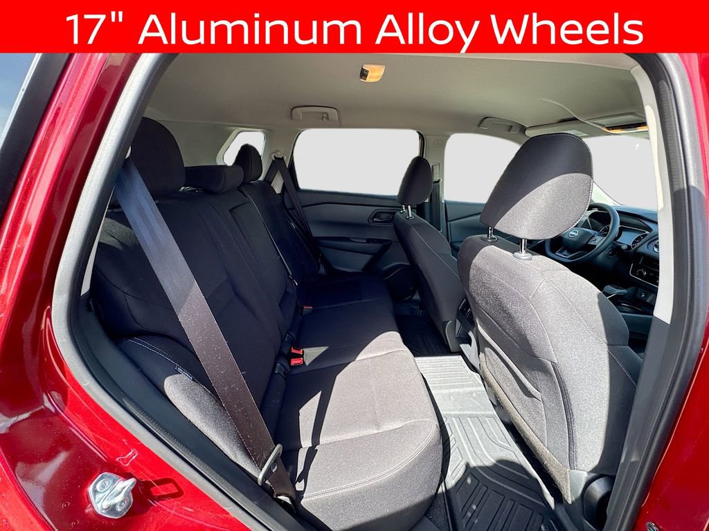 Used 2025 Nissan Rogue S image 12