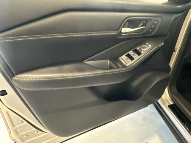 Used 2024 Nissan Rogue SL w/ SL Premium Package AWD/4WD image 31