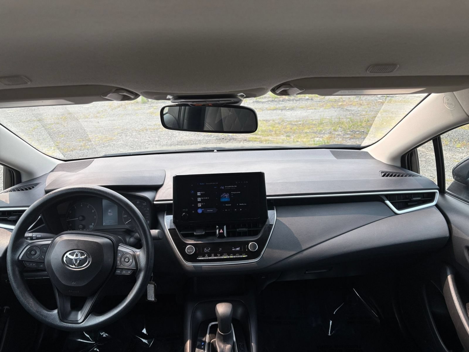 Used 2025 Toyota Corolla LE FWD image 29