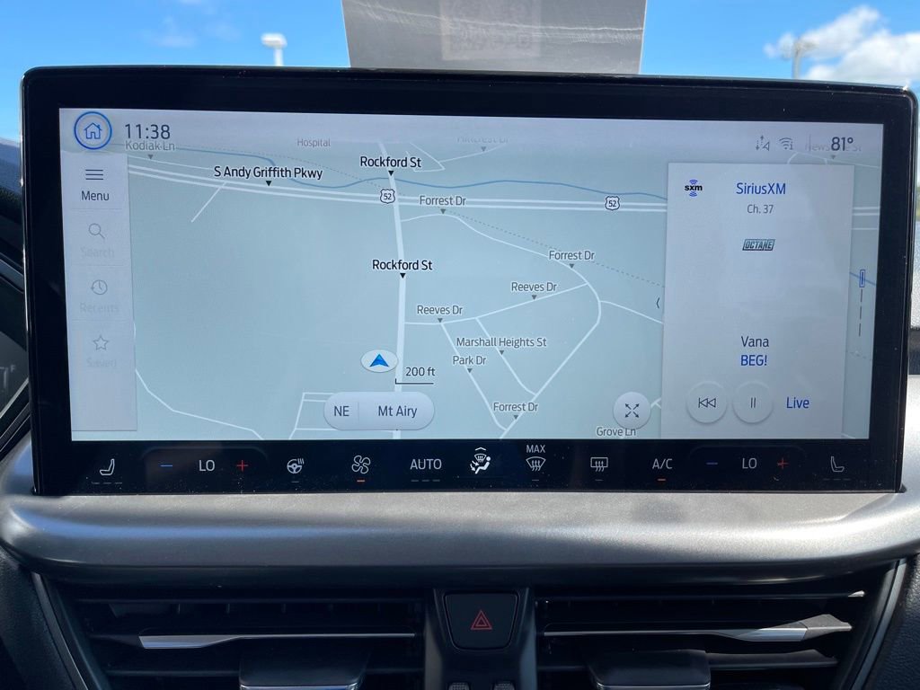 Used 2024 Ford Escape SE image 11