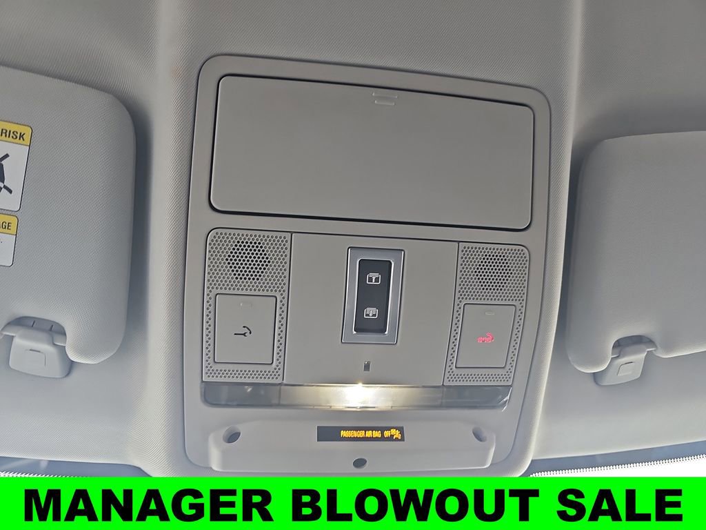 Used 2019 Land Rover Range Rover Evoque SE Premium image 31