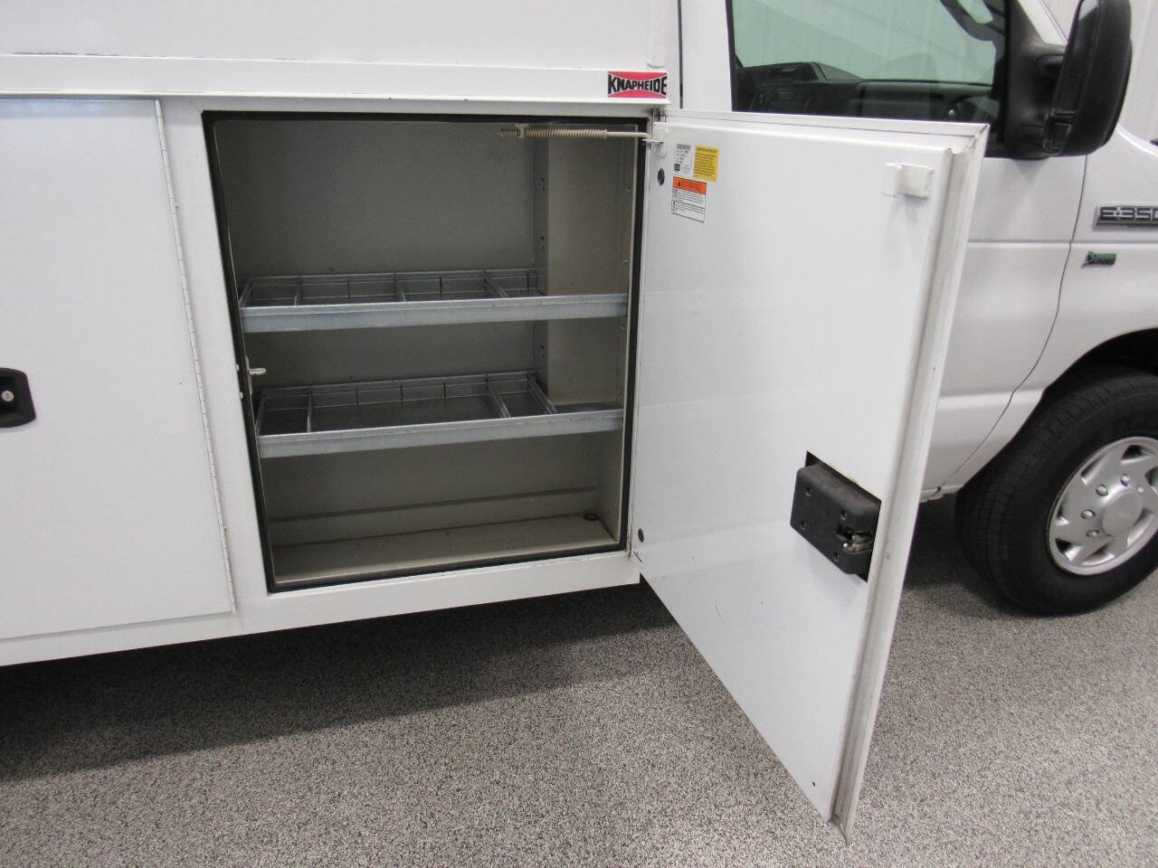 Used 2015 Ford E-350 and Econoline 350 Super Duty image 28