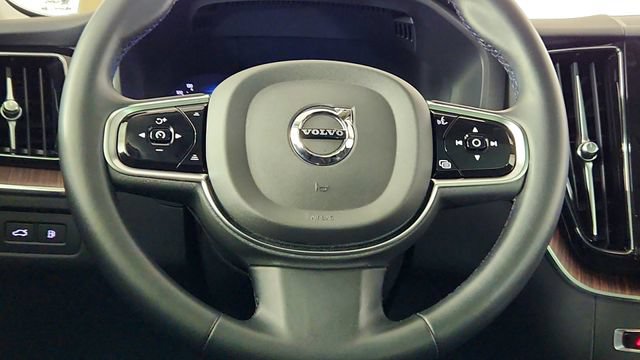 Certified 2023 Volvo XC60 T8 Plus AWD/4WD image 24