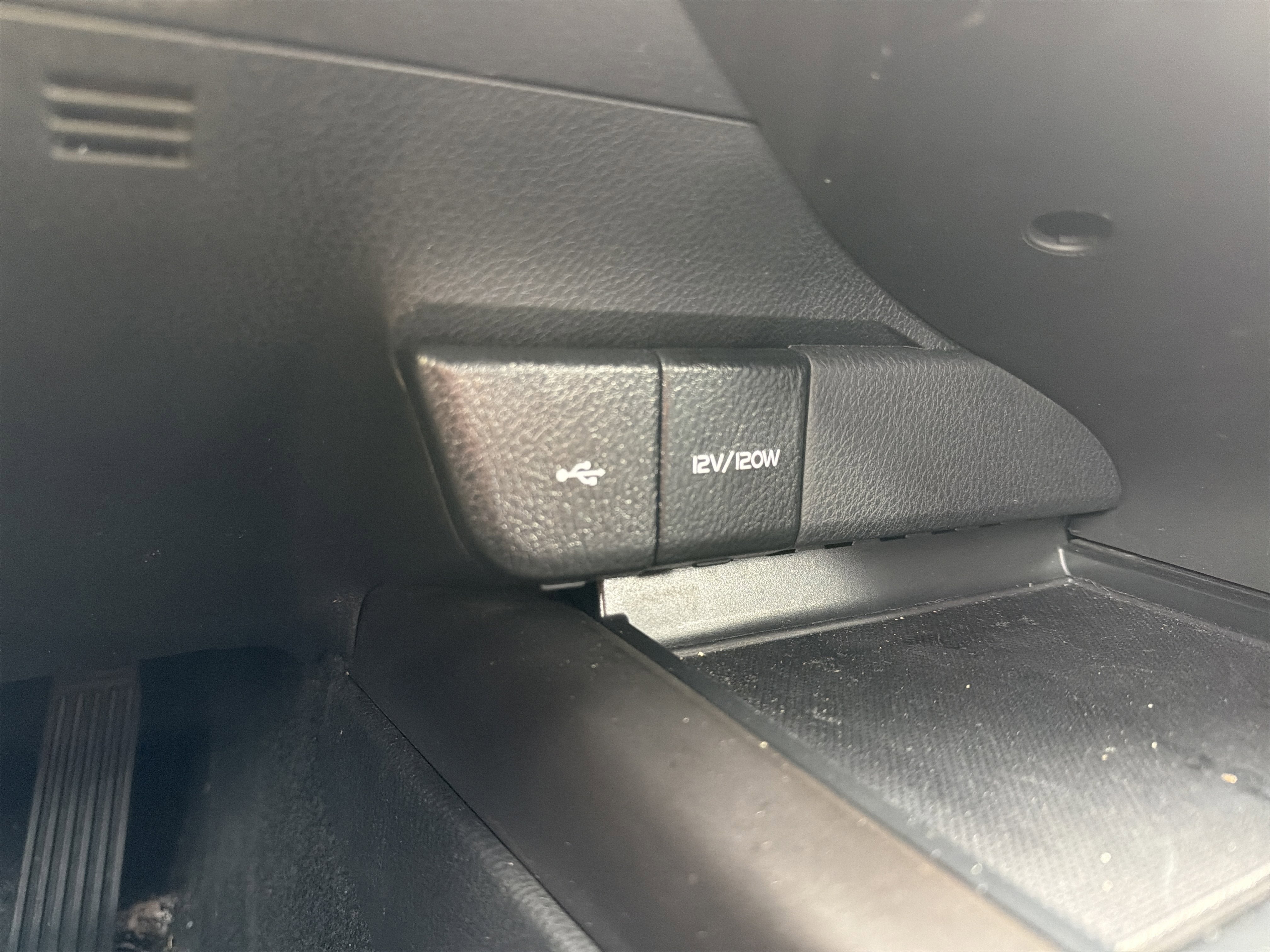 Used 2024 Toyota Camry SE AWD/4WD image 19