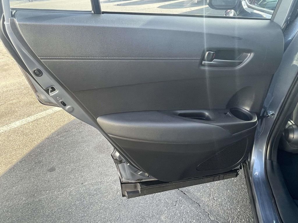 Used 2022 Toyota Corolla Cross LE AWD/4WD image 17