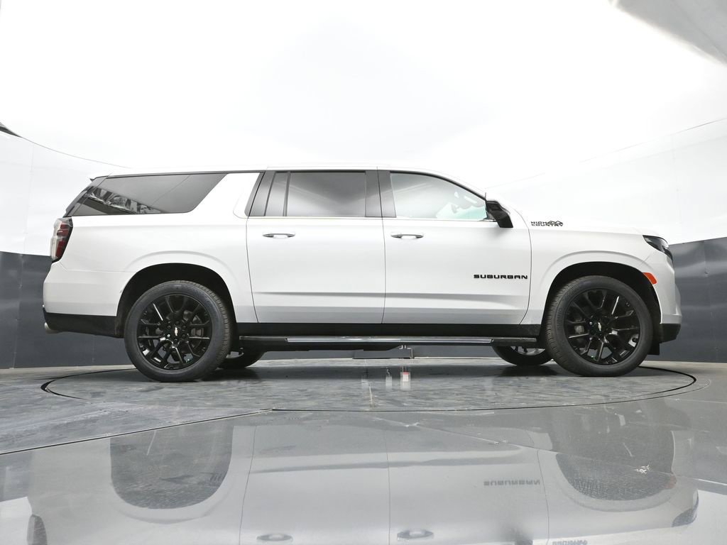 Used 2022 Chevrolet Suburban High Country w/ LPO, Illumination Package AWD/4WD image 48