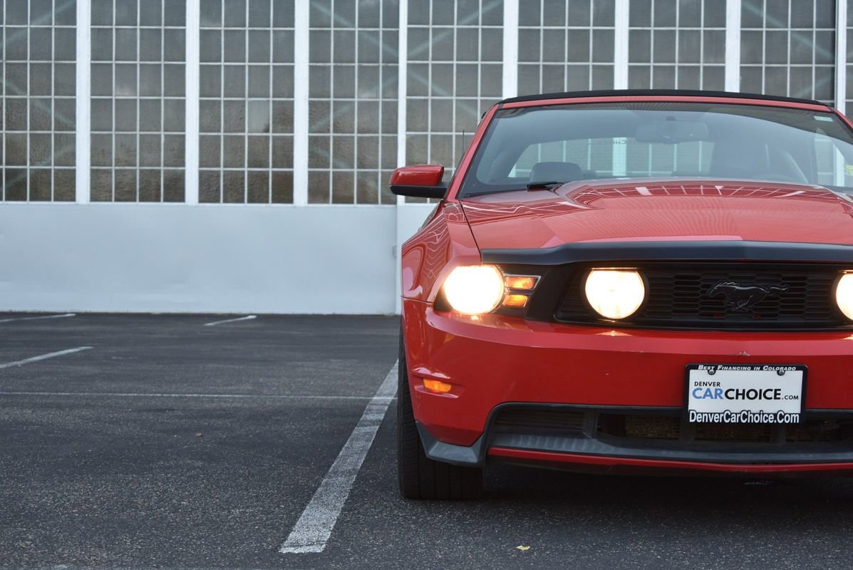 Used 2010 Ford Mustang GT image 34