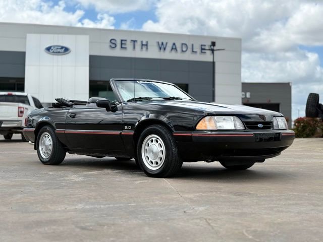 Used 1988 Ford Mustang LX RWD image 3
