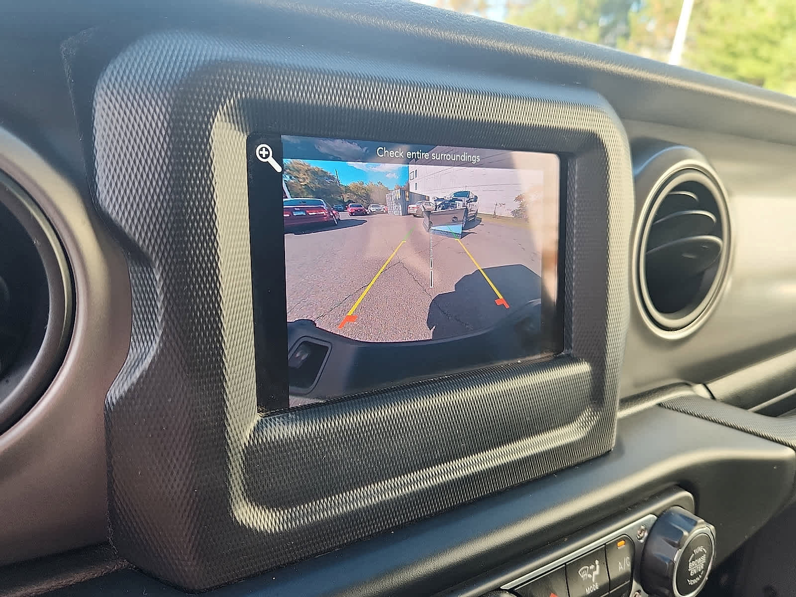 Used 2022 Jeep Gladiator Sport image 19