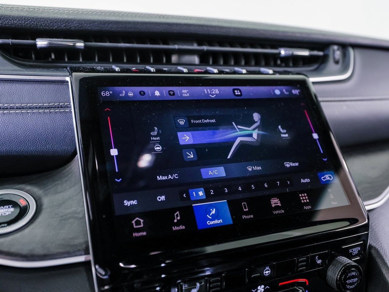 Used 2024 Jeep Grand Cherokee Limited w/ Black Appearance Package image 18