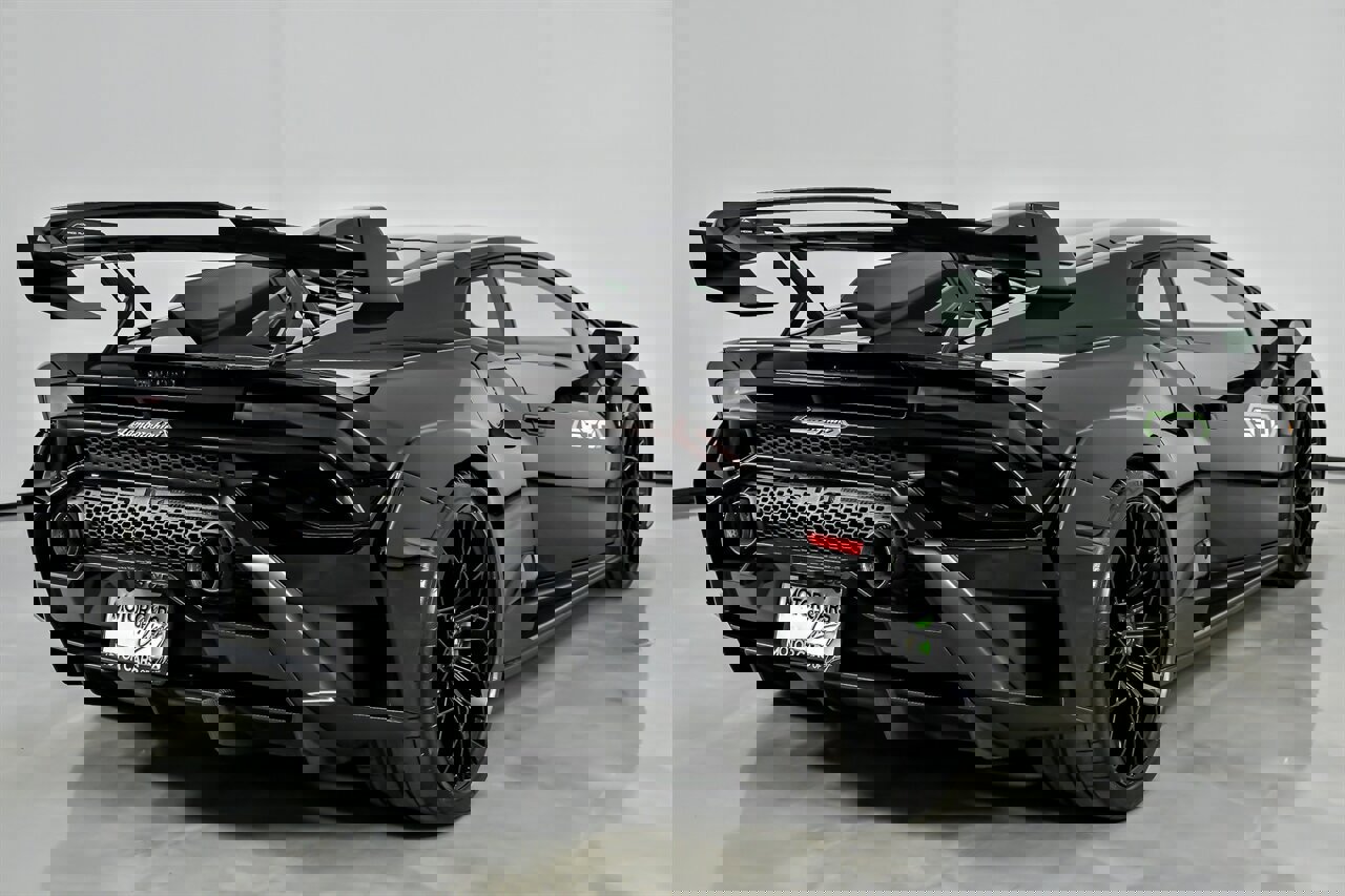 Used 2022 Lamborghini Huracan STO image 12