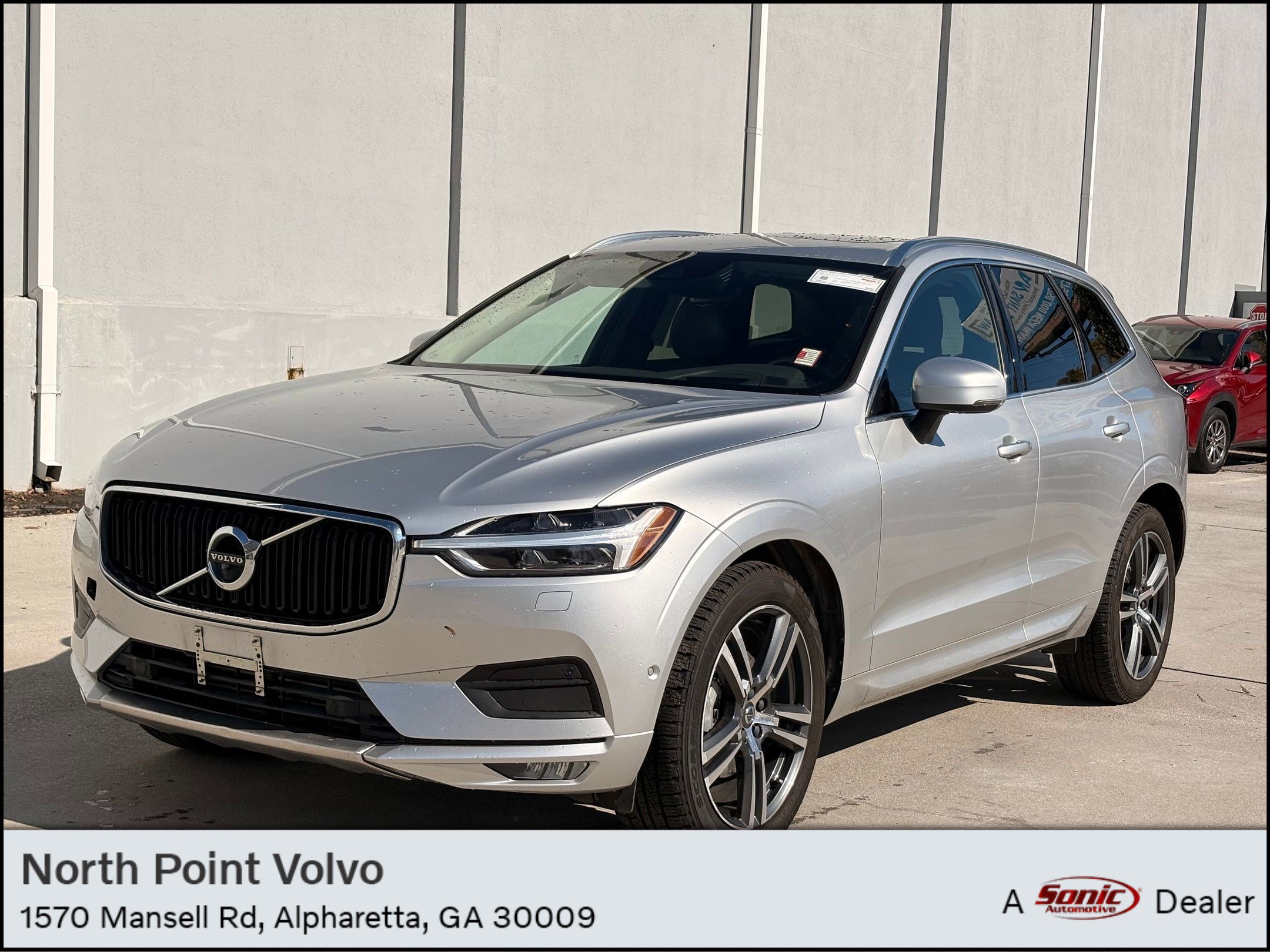 Used 2018 Volvo XC60 T5 Momentum w/ Convenience Package