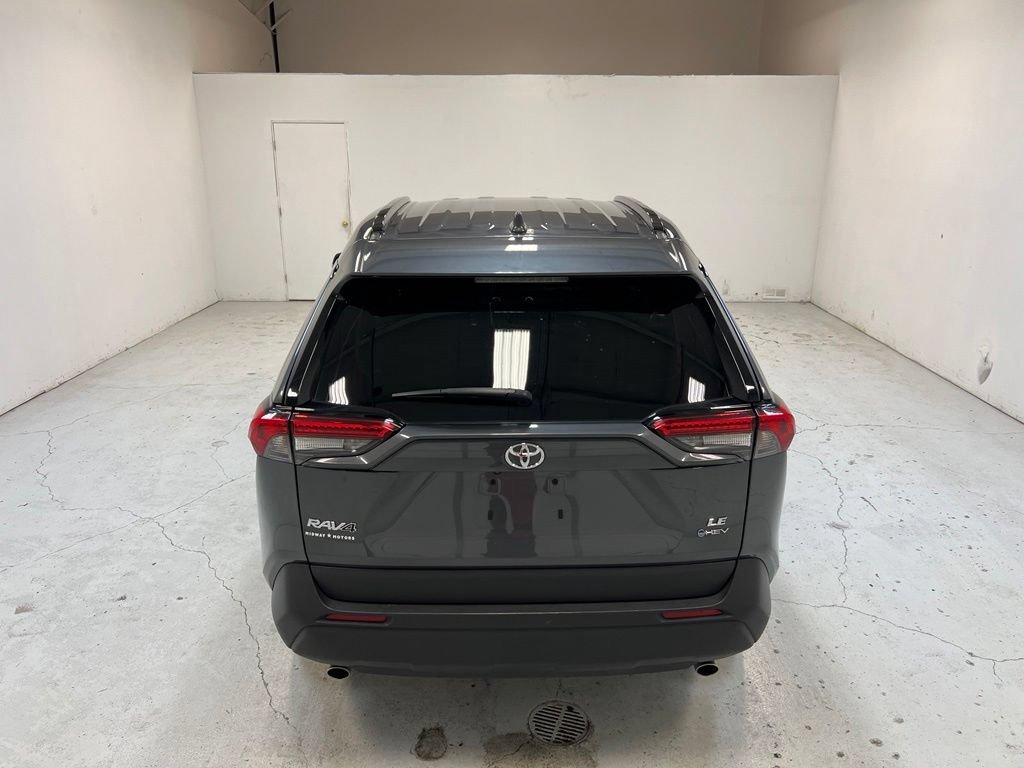 Used 2025 Toyota RAV4 LE AWD/4WD image 4