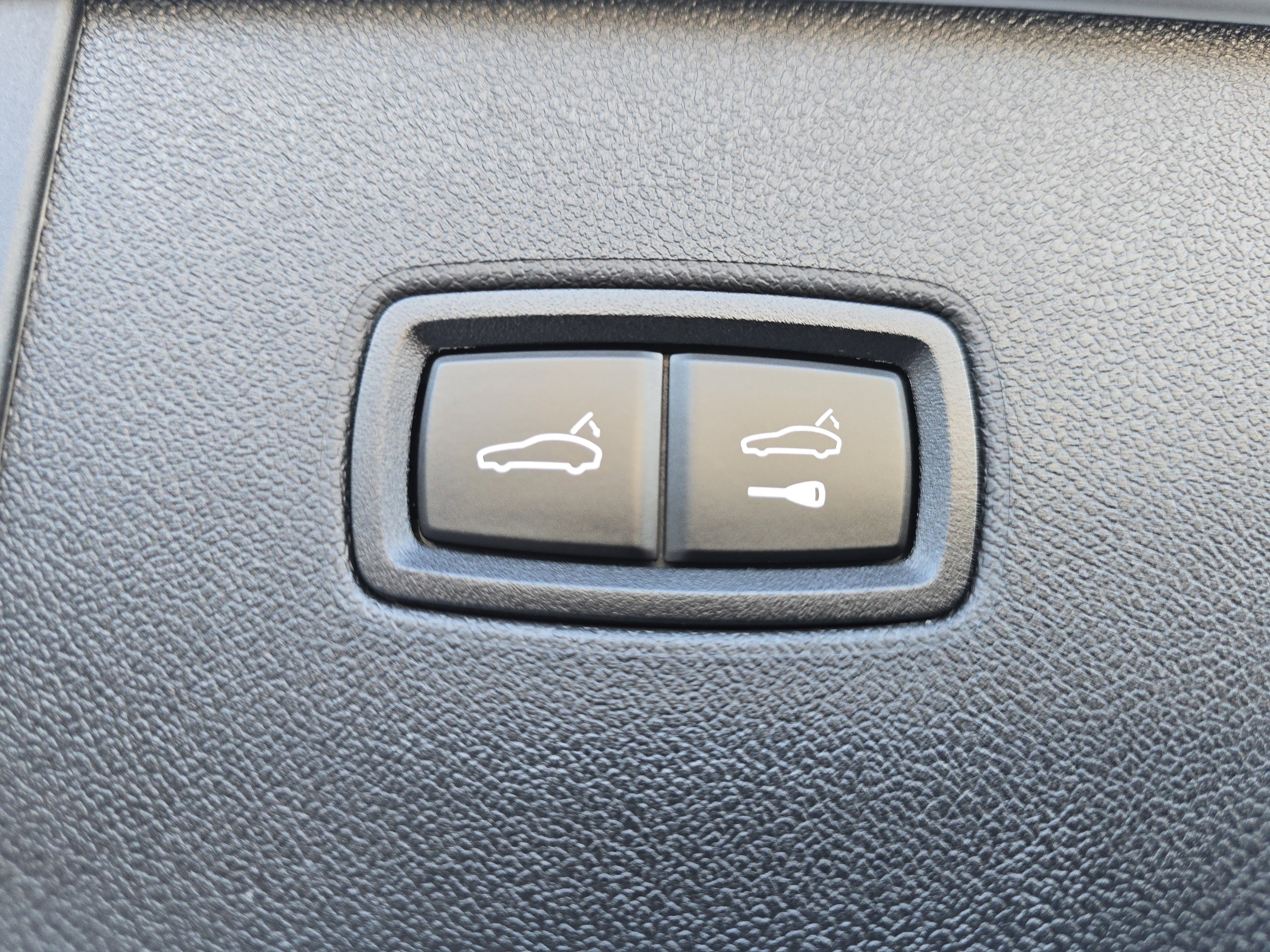 Certified 2025 Porsche Cayenne GTS image 16