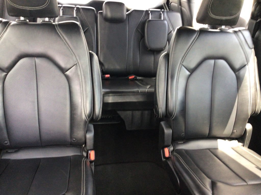 Used 2025 Chrysler Pacifica Select FWD image 15