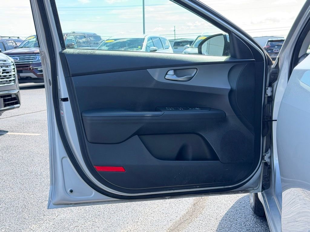 Used 2021 Kia Forte LXS FWD image 13