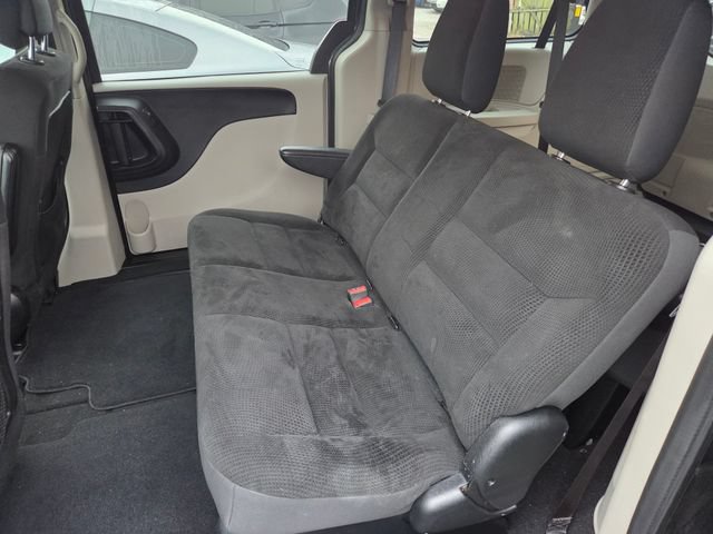 Used 2018 Dodge Grand Caravan SE w/ UConnect Hands-Free Group FWD image 11