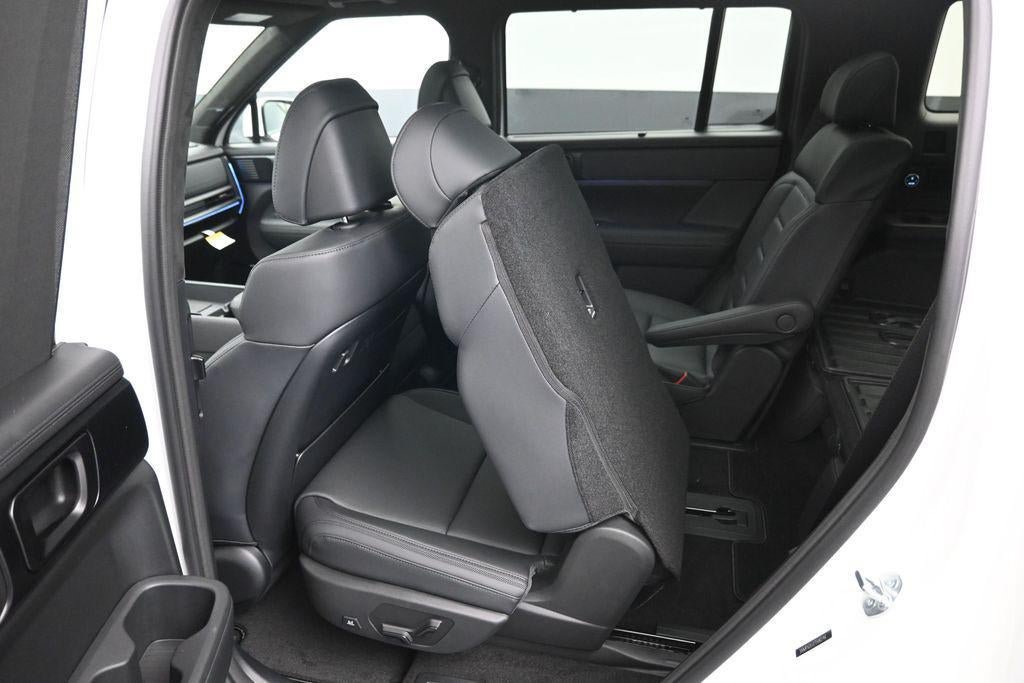 New 2026 Hyundai Santa Fe Calligraphy AWD/4WD image 33