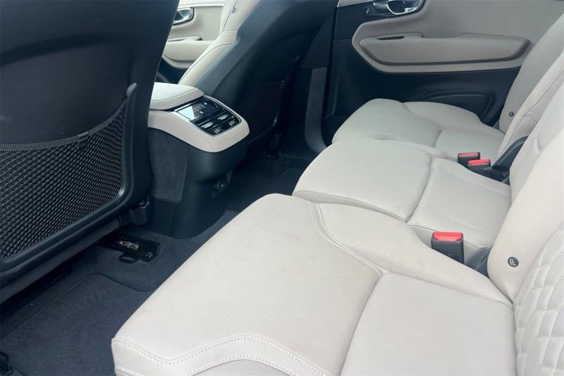 Certified 2025 Volvo XC90 B6 Plus image 6