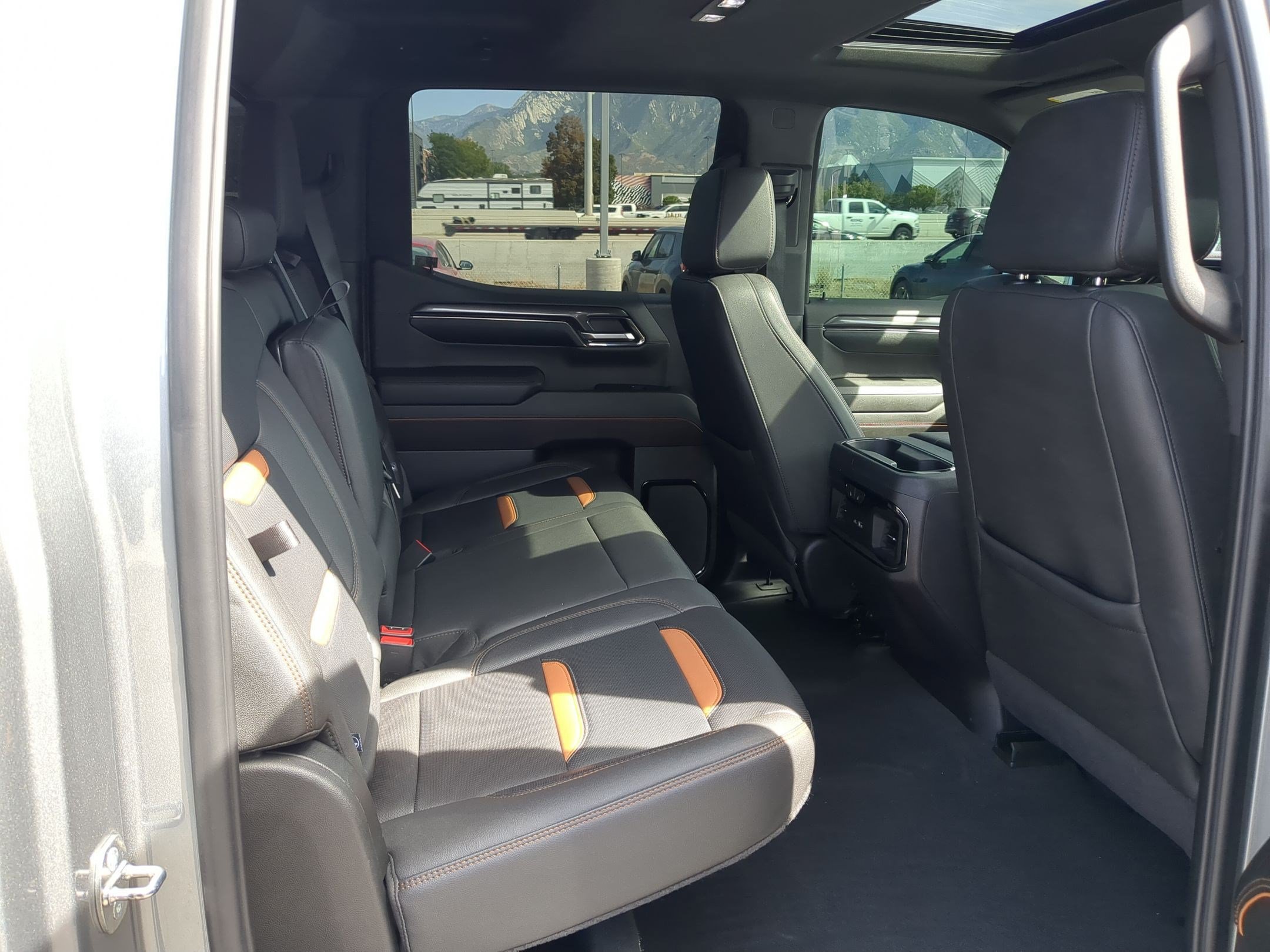 Used 2024 GMC Sierra 1500 AT4 w/ Technology Package AWD/4WD image 29