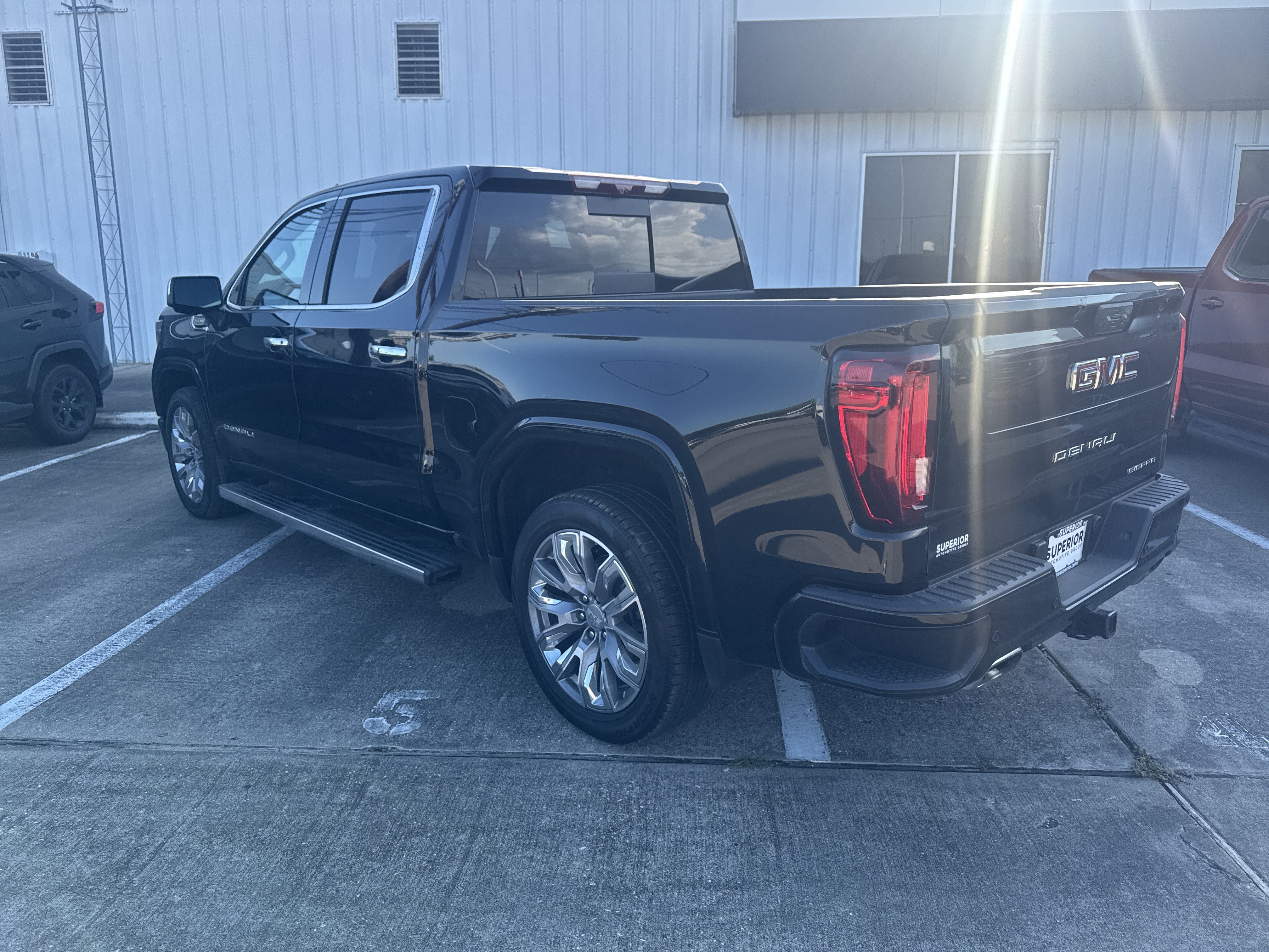Used 2024 GMC Sierra 1500 Denali w/ Denali Reserve Package AWD/4WD image 12