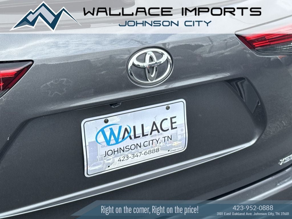 Used 2022 Toyota Highlander XSE FWD image 10
