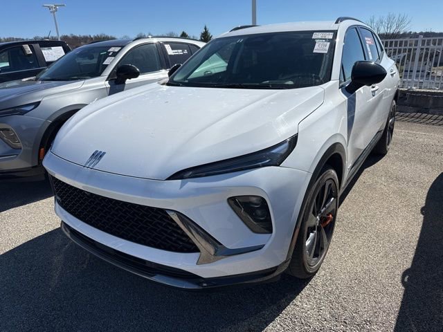 Used 2025 Buick Envision Sport Touring image 1