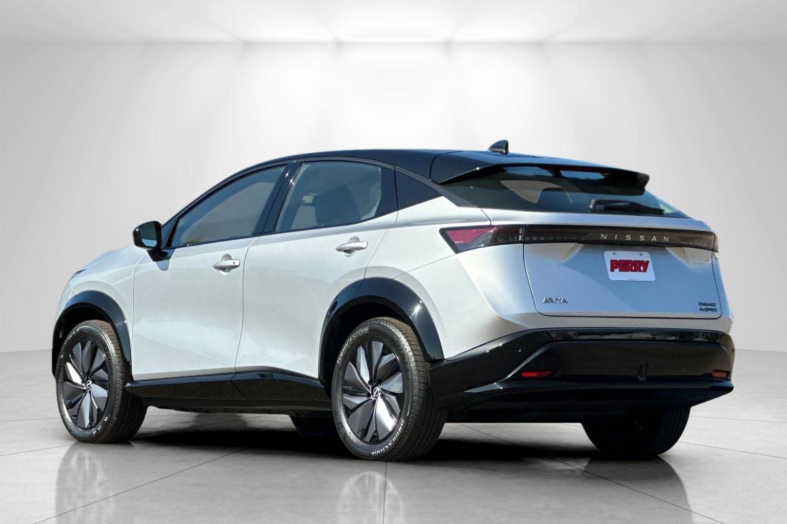 Used 2023 Nissan Ariya AWD image 5