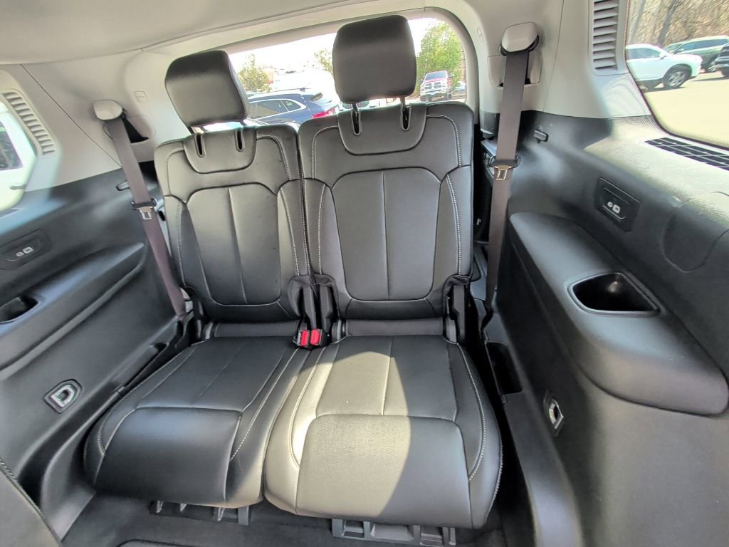 Used 2023 Jeep Grand Cherokee L Limited image 13