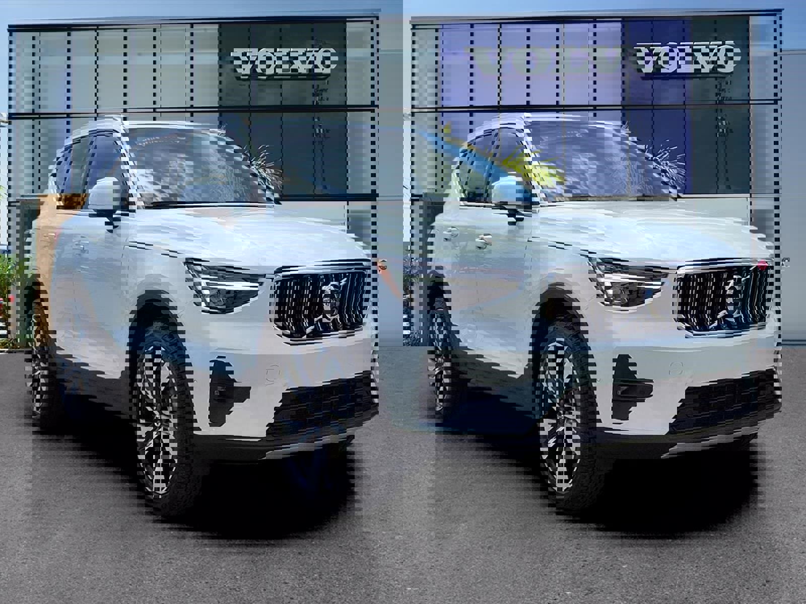 Certified 2023 Volvo XC40 B5 Plus w/ Driver Assist Package image 1