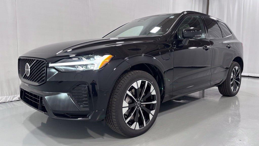 New 2027 Volvo XC60 T8 Plus AWD/4WD image 1