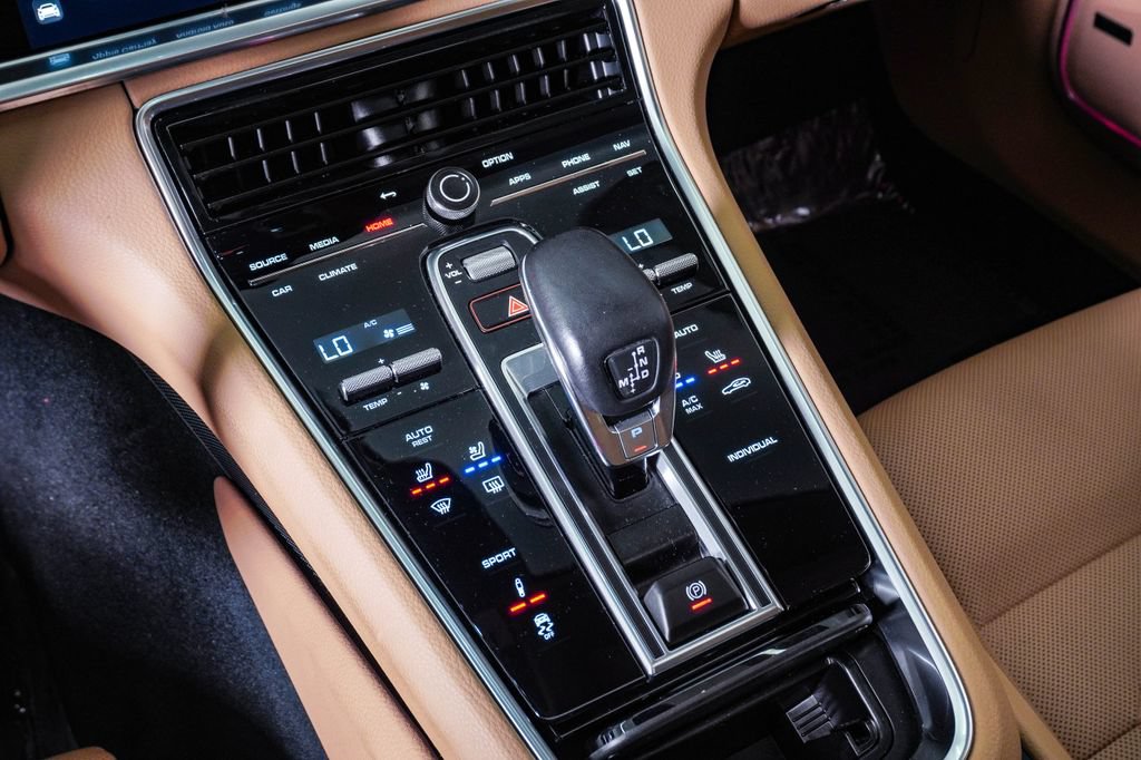 Certified 2023 Porsche Panamera 4 Platinum Edition AWD/4WD image 25