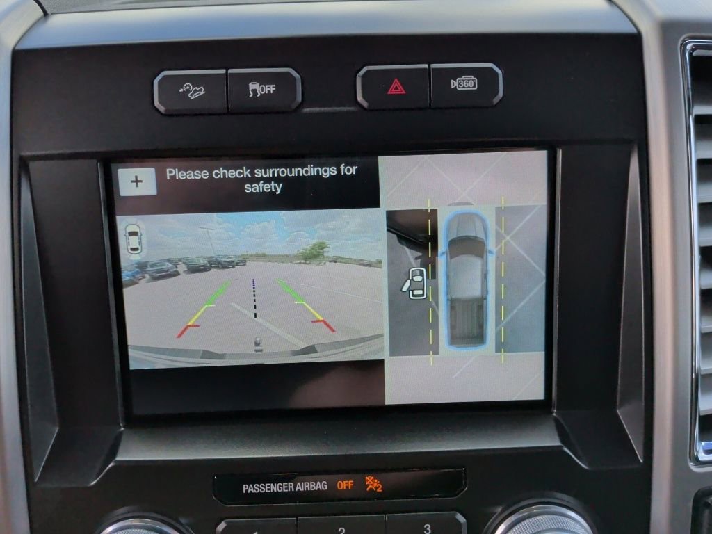 Used 2016 Ford F150 Platinum w/ Equipment Group 701A Luxury image 30