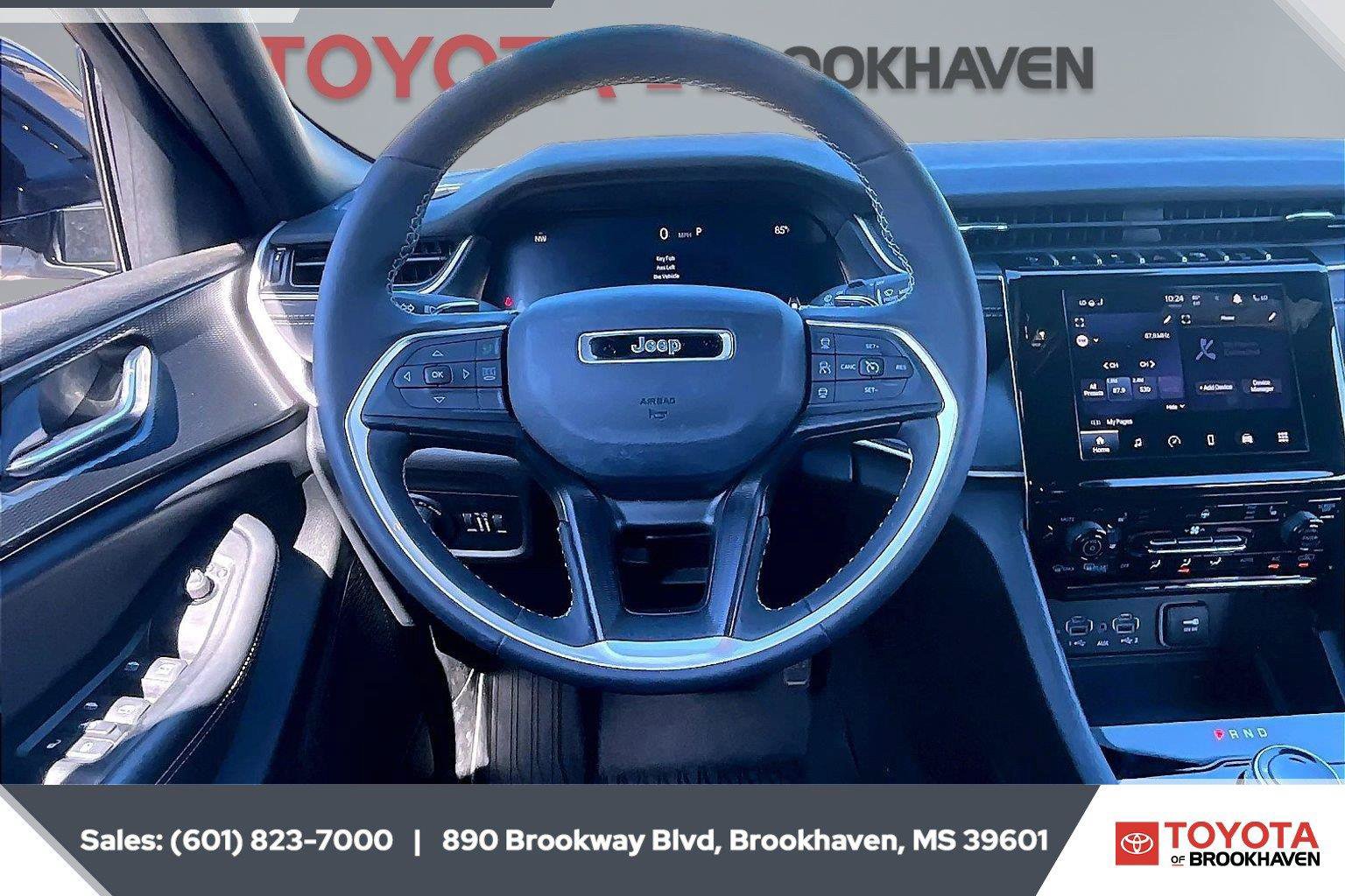Used 2025 Jeep Grand Cherokee L Altitude RWD image 5
