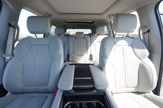 Used 2024 Jeep Wagoneer 4WD w/ Premium Group I image 38