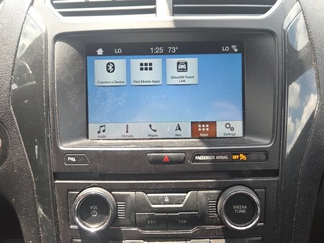 Used 2018 Ford Explorer XLT w/ Equipment Group 202A AWD/4WD image 33